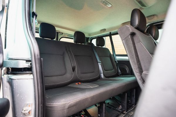 vivaro-w-223FB9F152-87E3-67F7-6FE2-D02D85AAB5AB.jpg